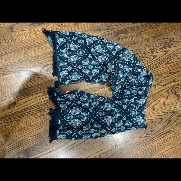 New Hollister Blanket Scarf One Size Blue Pattern - Picture 5 of 6